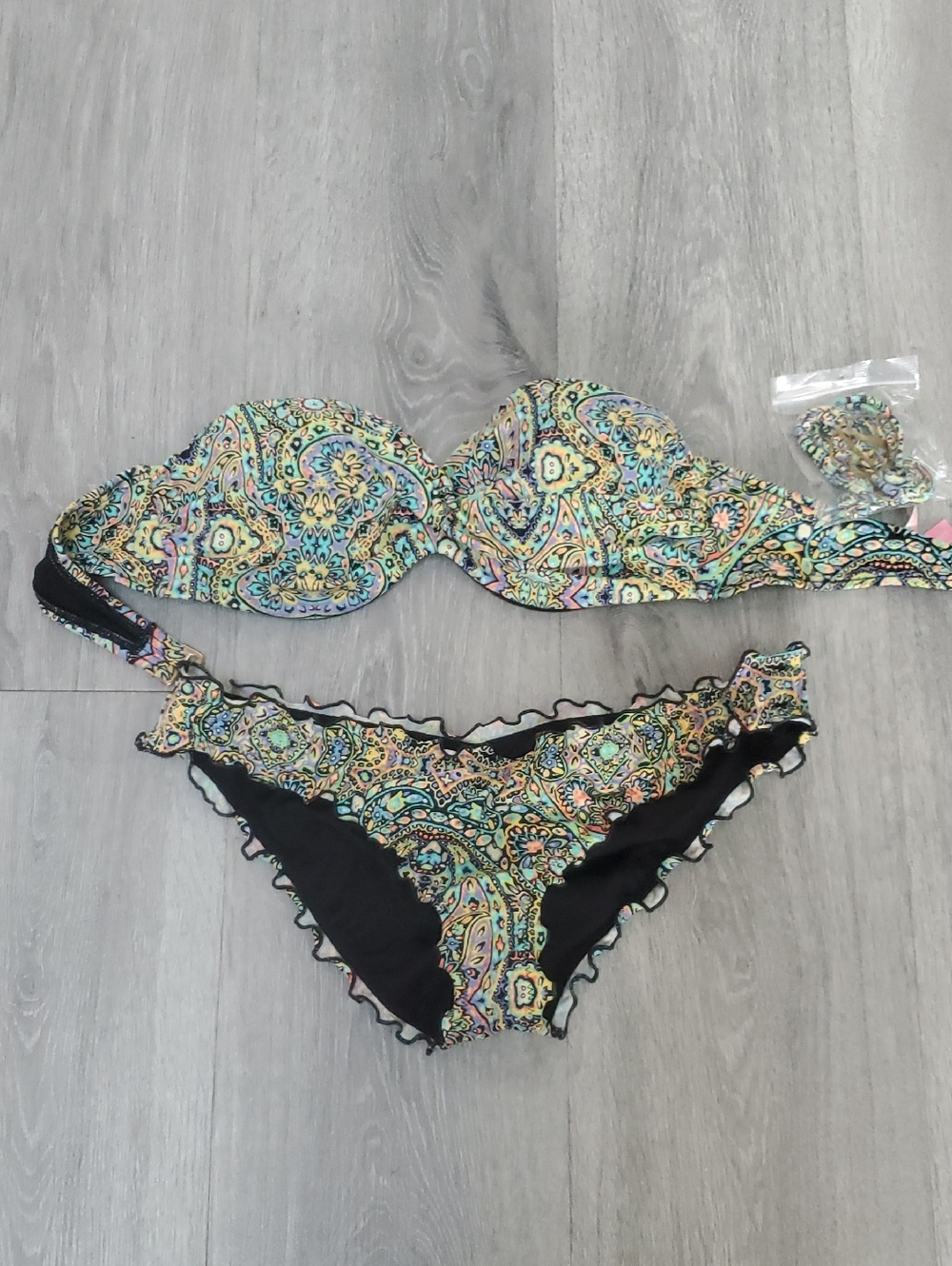 Victoria's Secret Black Paisley Bikini Top 32C And Bottom Size S gently Used